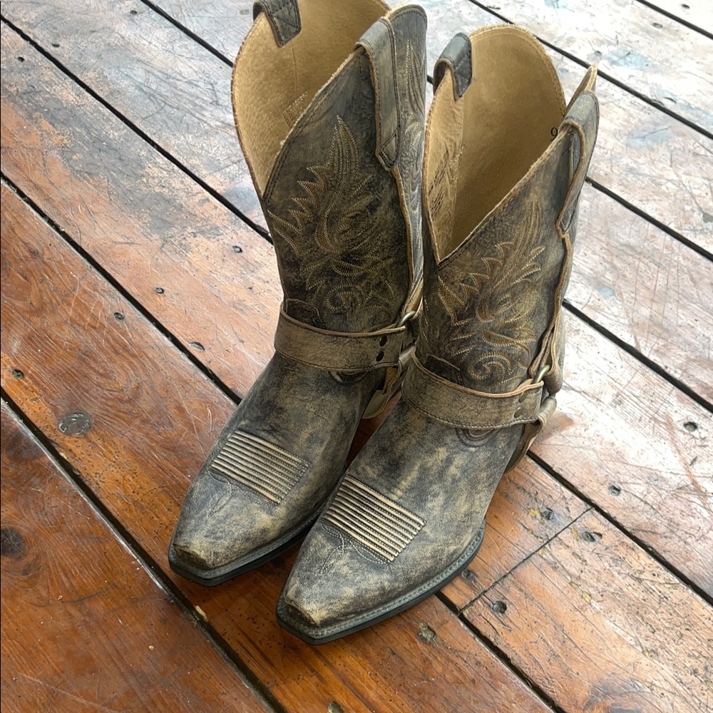 Ariat Distressed Brown Cowboy Boots